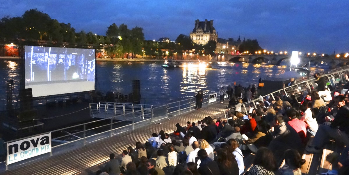Insolite barge évènementielle modulaire France Paris