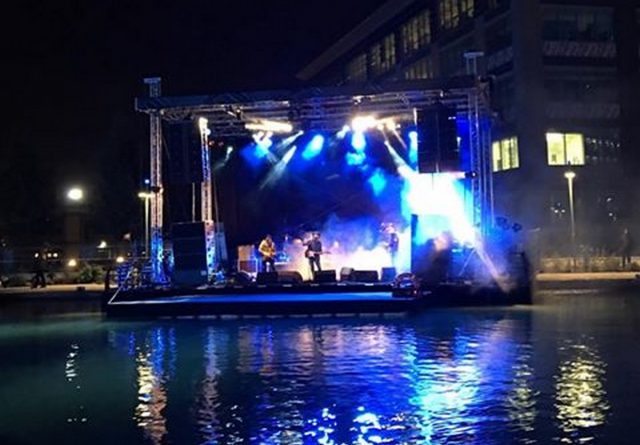 barge flottante modulaire concert location réalisation betc greausse fête pantin