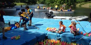 location-ponton-sportif-animation-kayak-aviron-barque-pédalo