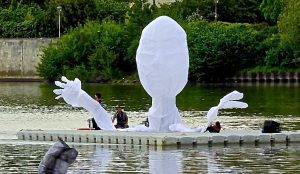 12-location-ponton-evenementiel-barge-spectacle-plateforme-flottante-artistique