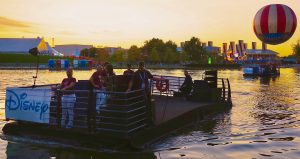 2-location-ponton-evenementiel-barge-spectacle-plateforme-flottante-artistique